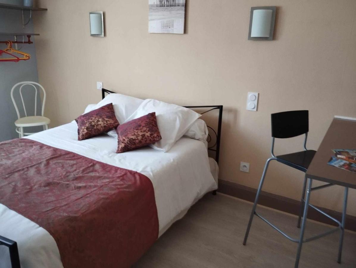 Hotel Moderne Prades-d'Aubrac エクステリア 写真