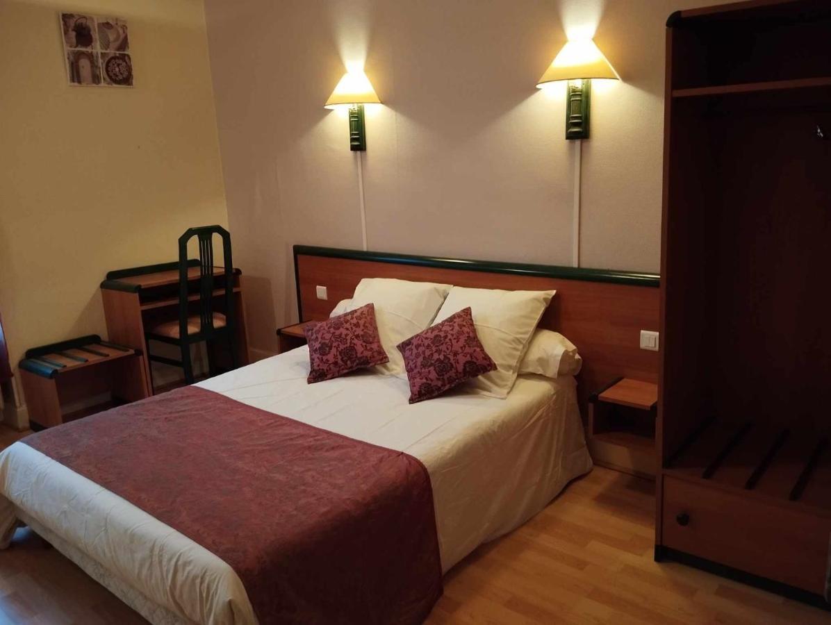 Hotel Moderne Prades-d'Aubrac エクステリア 写真